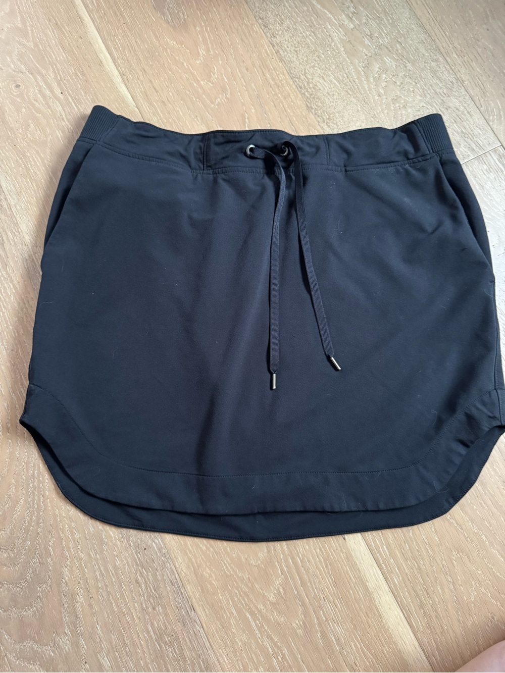 Athleta Black Mini Skirt Large EUC